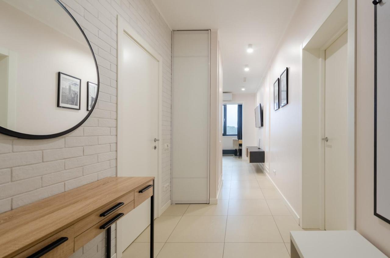 Petrovdom 13-141 In Rc New York Concept House With Bathroom Kyiv Exterior photo
